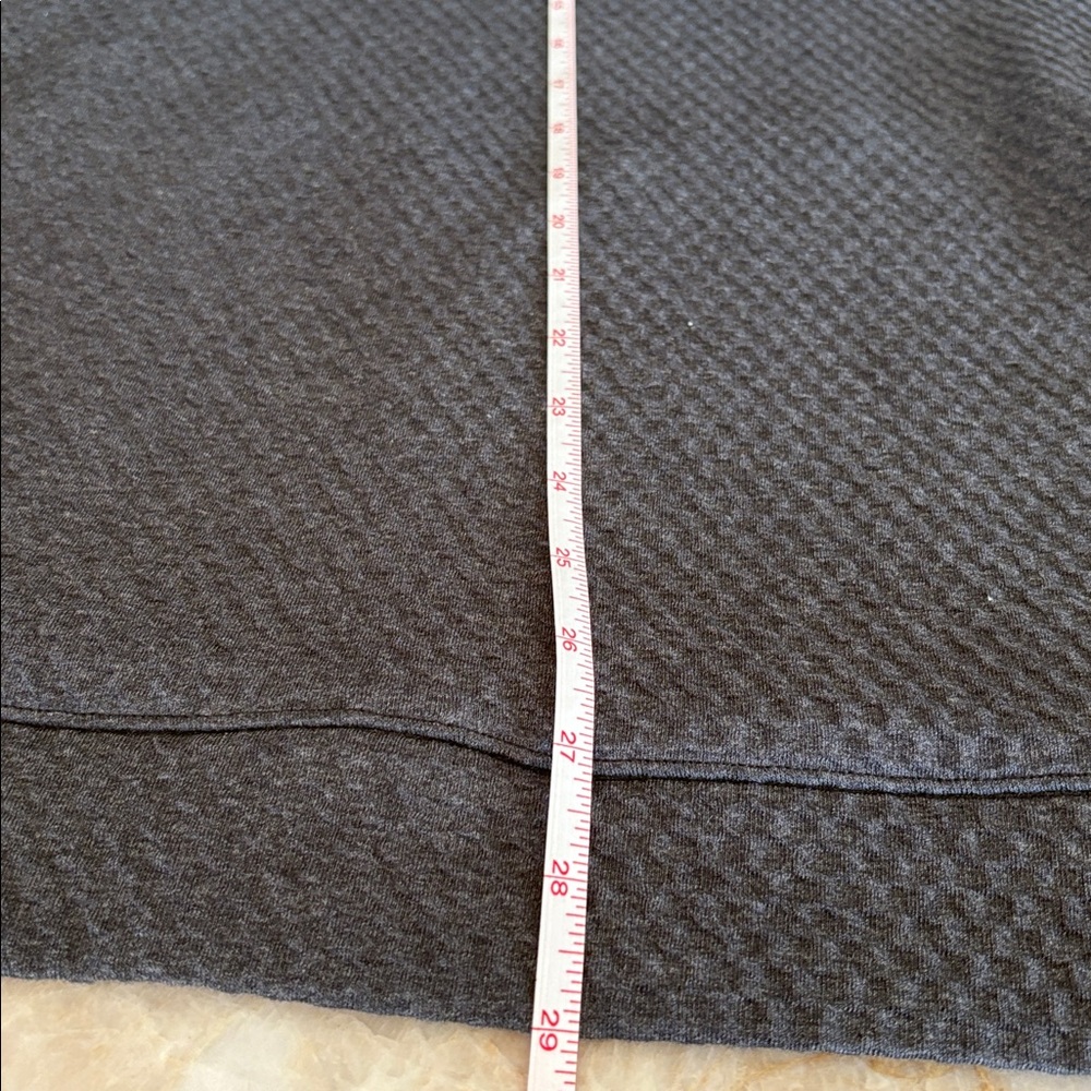 Men’s Lululemon textured mid weight hoodie. - Picture 14 of 15